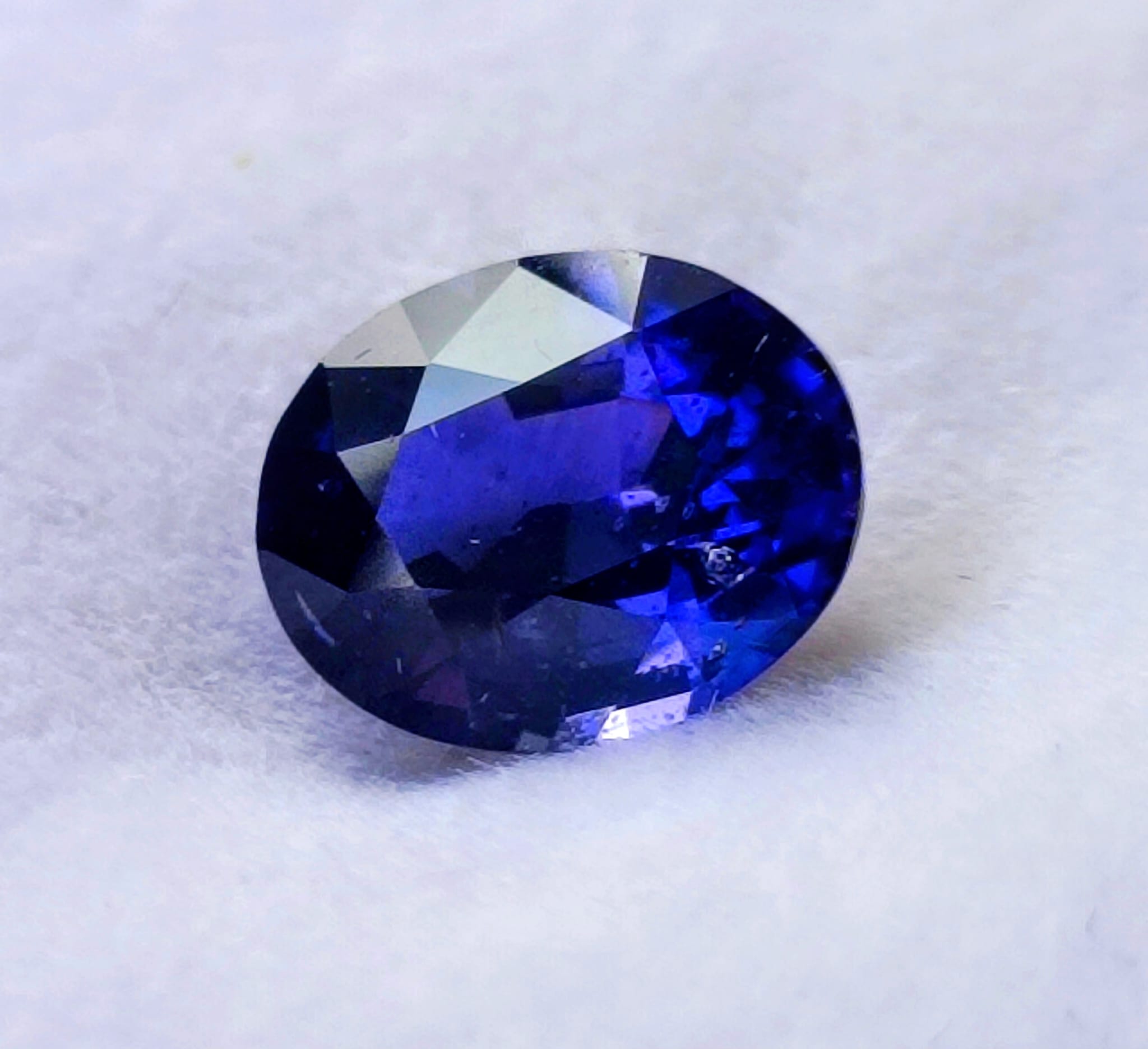 Violet sapphire gemstone
